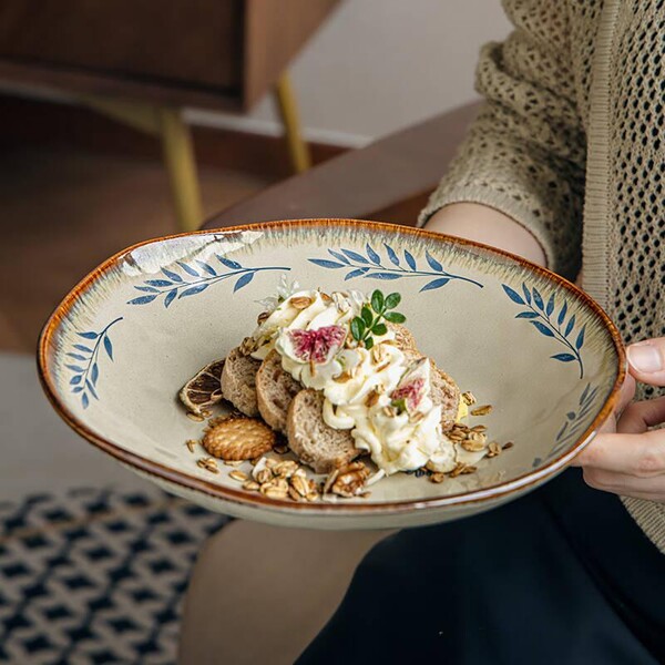 9 inch scalloped deep plate